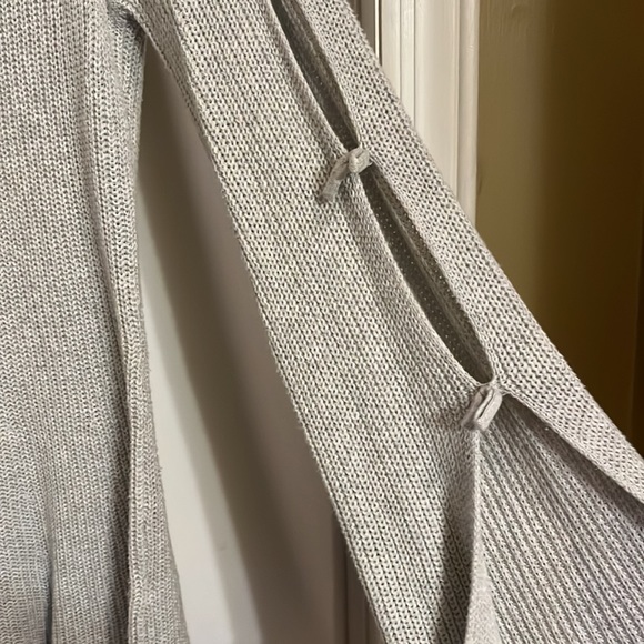 Heather gray open bow tied bell sleeves - Picture 2 of 3